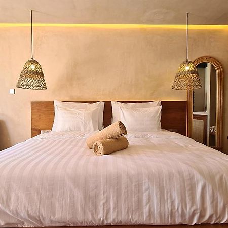 Shore Thing Gili Air Beachfront Apartment Dış mekan fotoğraf