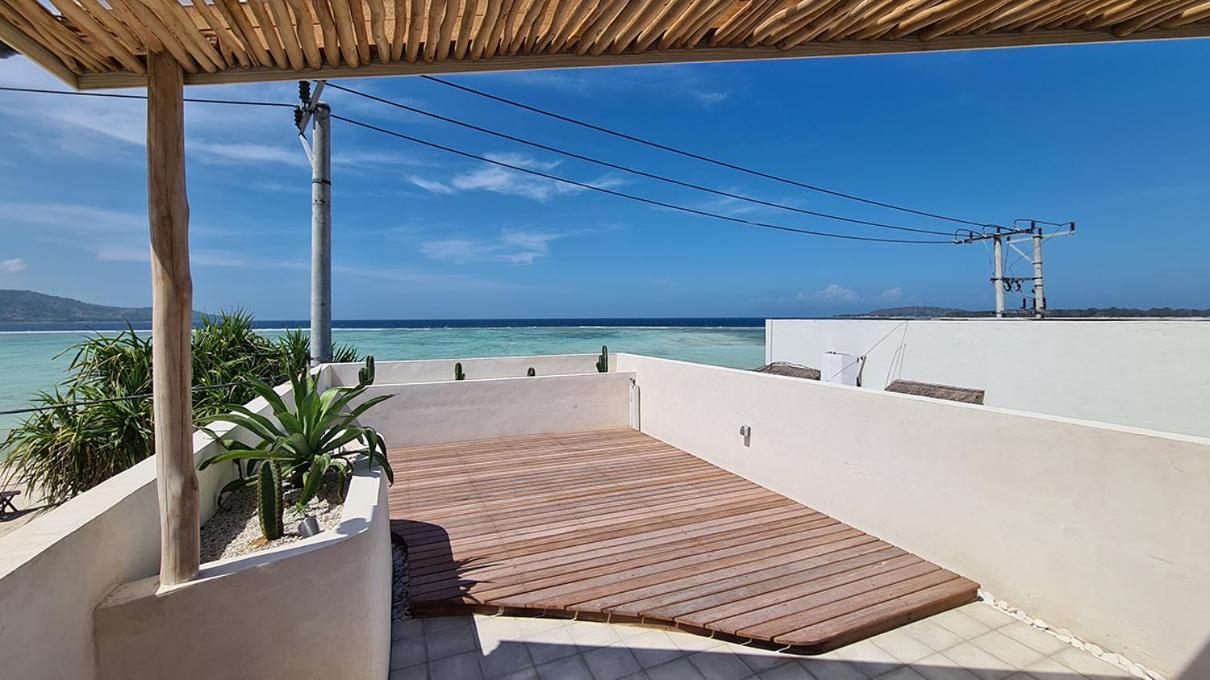 Shore Thing Gili Air Beachfront Apartment Dış mekan fotoğraf